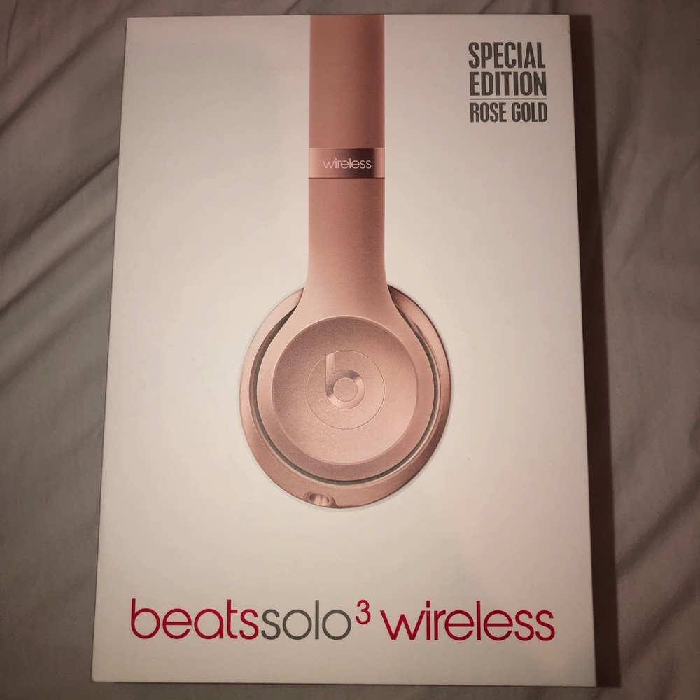 ROSE GOLD Beats Solo3 Wireless